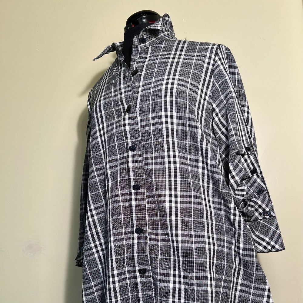 LIKE NEW. Chic Calessa Casual Wear Details Black and White Plaid Size Large